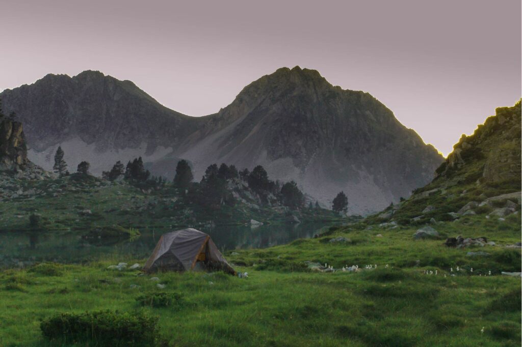 Notre campement au lac de Tracens. Première nuit dans le Massif du Néouvielle